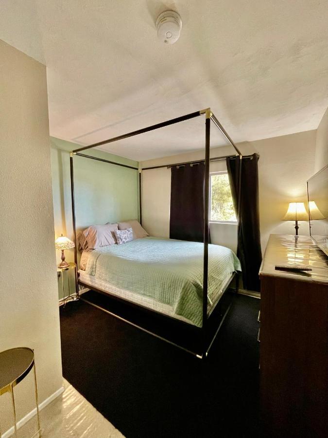 Urban Las Vegas Colonial In The Heart Of Vegas 빌라 외부 사진